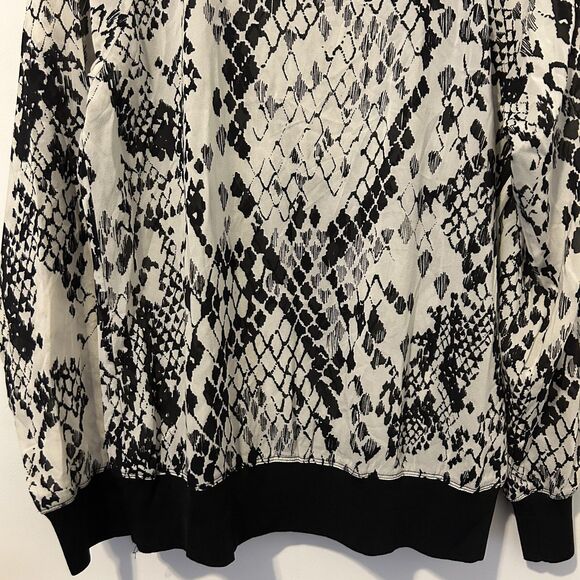 Trina Turk top Womens L Snakeskin Print office mature Pullover Top silk READ - Picture 3 of 7
